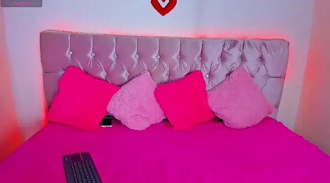 Cristal moon1 online show from December 20, 2024, 12:30 am