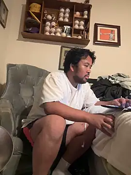 bigasianloads25 online show from May 18, 2026, 5:02 am