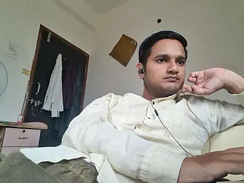 Snapshot of Jonrobinso chatting on October 9, 2025, 4:35 am Jonrobinso online show from October 9, 2025, 4:35 am