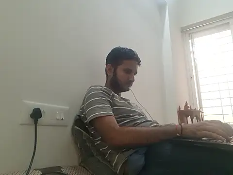 Snapshot of Jonrobinso chatting on May 17, 2026, 1:33 pm Jonrobinso online show from May 17, 2026, 1:33 pm