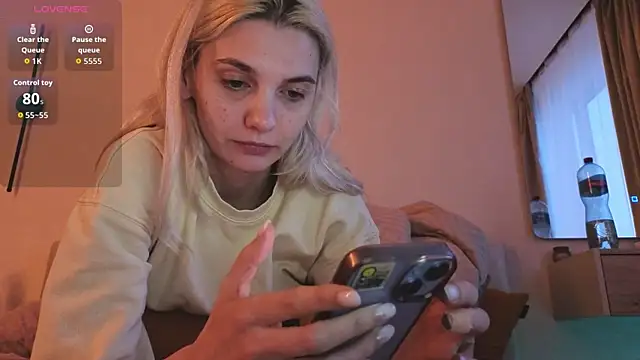 LoveLuna  online show from April 21, 2026, 5:08 pm