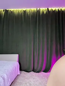 LoveLuna  online show from March 29, 2026, 9:27 pm