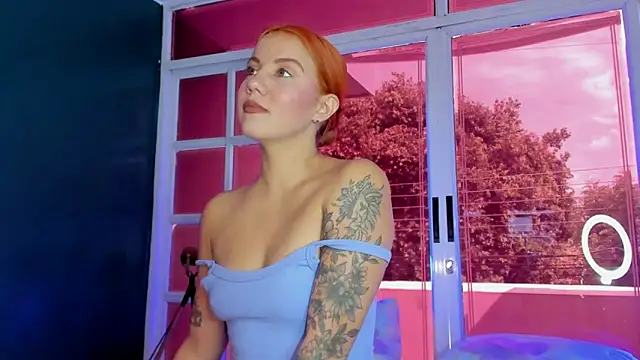 MelaniieRoux online show from April 6, 2026, 7:37 pm