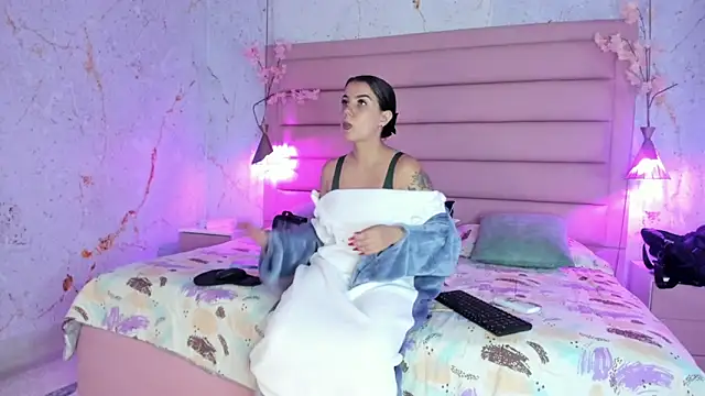 MelaniieRoux online show from November 25, 2025, 7:47 pm