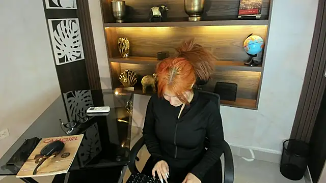 MelaniieRoux online show from April 10, 2026, 7:43 pm