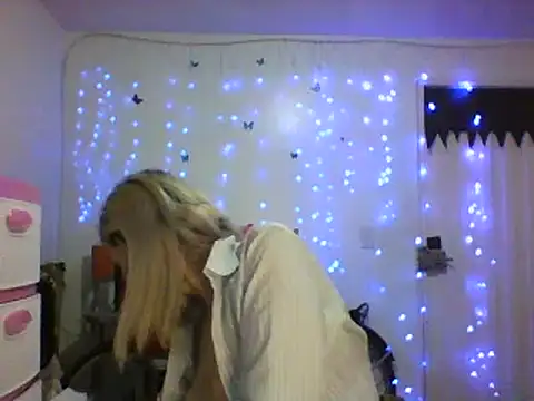 alixia81 online show from March 11, 2025, 9:56 am