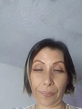 alixia81 online show from September 28, 2025, 11:01 pm