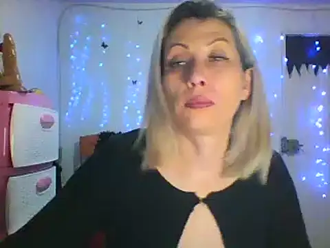 alixia81 online show from February 19, 2025, 2:44 am