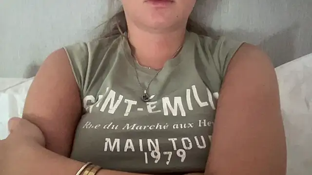 Snapshot of KaraLeee chatting on March 3, 2025, 2:11 am KaraLeee online show from March 3, 2025, 2:11 am