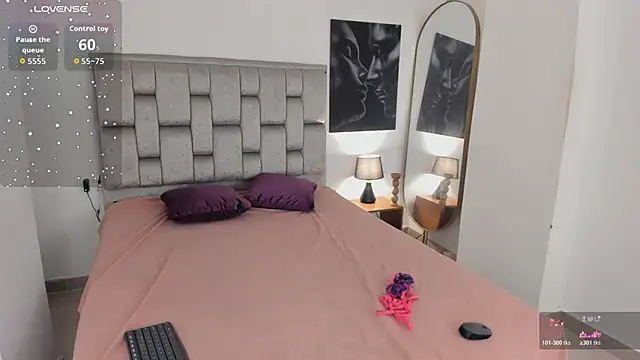Snapshot of Harmony_Malkova chatting on June 19, 2026, 12:05 am Harmony Malkova online show from June 19, 2026, 12:05 am