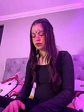 LucyEvans  online show from October 31, 2025, 5:37 am