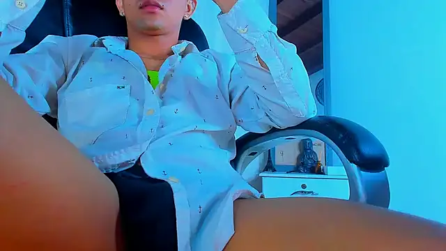 Muichiro tokito1 online show from March 13, 2025, 7:20 am