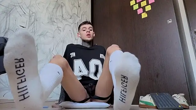 Snapshot of Saturno_v chatting on February 13, 2026, 1:11 pm Saturno v online show from February 13, 2026, 1:11 pm