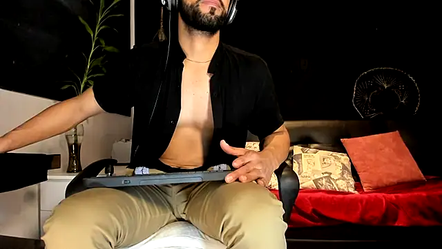 alessandro wye online show from November 18, 2025, 3:10 am