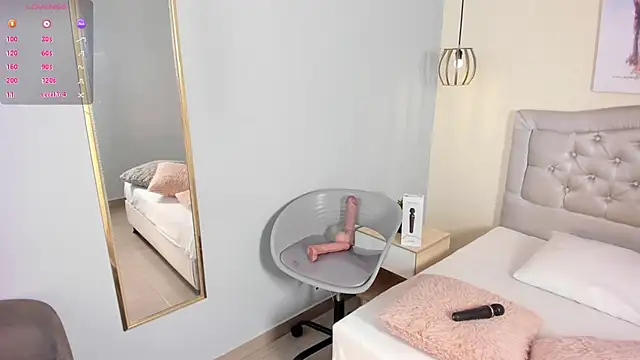 escarleth   online show from July 8, 2026, 1:34 pm