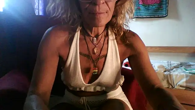 Snapshot of sabinytahot chatting on January 17, 2025, 7:38 pm sabinytahot online show from January 17, 2025, 7:38 pm