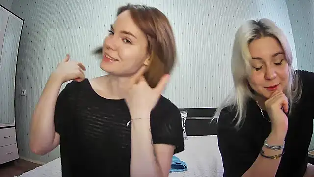 Snapshot of ChrisGirls chatting on February 7, 2025, 12:17 pm ChrisGirls online show from February 7, 2025, 12:17 pm