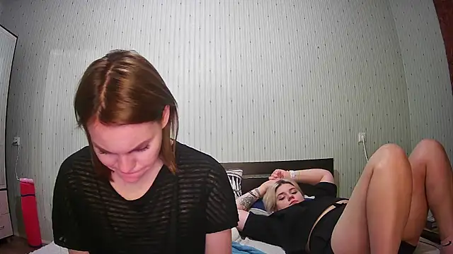 Snapshot of ChrisGirls chatting on February 7, 2025, 6:24 pm ChrisGirls online show from February 7, 2025, 6:24 pm