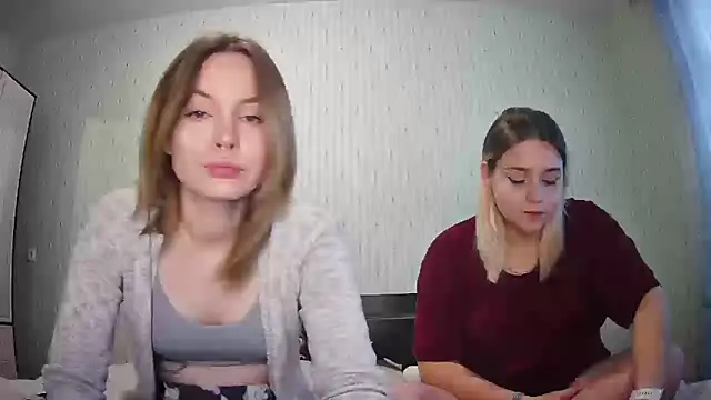 Snapshot of ChrisGirls chatting on September 29, 2025, 11:27 am ChrisGirls online show from September 29, 2025, 11:27 am