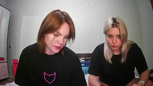 Snapshot of ChrisGirls chatting on February 6, 2025, 5:09 pm ChrisGirls online show from February 6, 2025, 5:09 pm