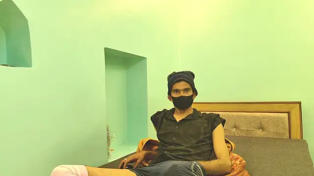 Snapshot of Habibi_big_b chatting on February 14, 2026, 6:19 pm Habibi big b online show from February 14, 2026, 6:19 pm