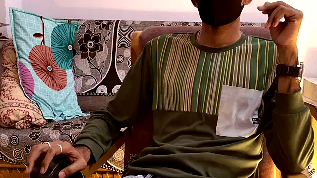 Snapshot of Habibi_big_b chatting on March 10, 2026, 5:17 pm Habibi big b online show from March 10, 2026, 5:17 pm