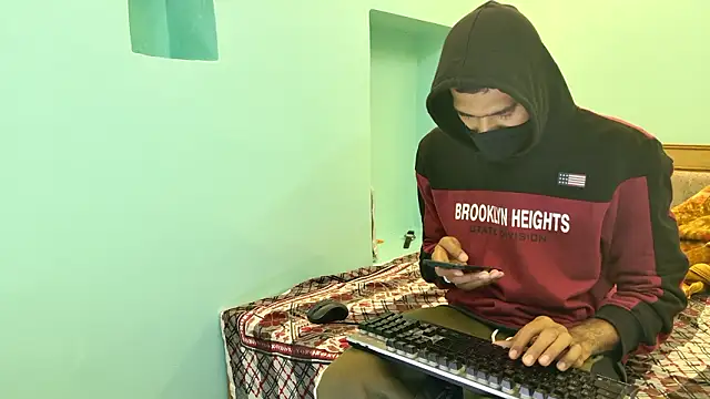 Snapshot of Habibi_big_b chatting on February 12, 2026, 6:35 am Habibi big b online show from February 12, 2026, 6:35 am