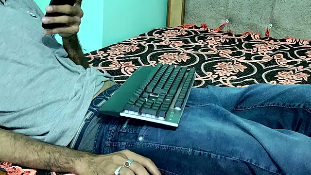 Snapshot of Habibi_big_b chatting on March 6, 2026, 1:28 pm Habibi big b online show from March 6, 2026, 1:28 pm