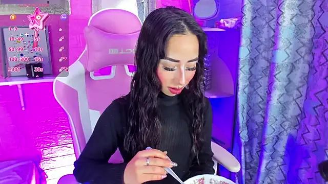 hanna  azumi online show from November 21, 2025, 3:05 am