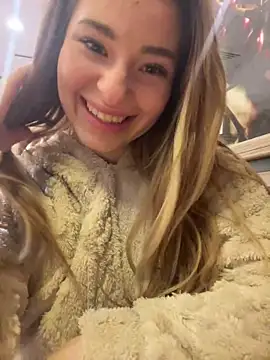 Snapshot of GraceCarther chatting on February 17, 2025, 12:22 am GraceCarther online show from February 17, 2025, 12:22 am