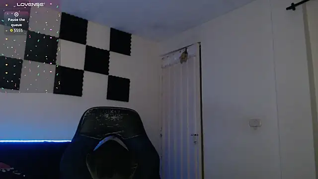 bryamado69 online show from November 6, 2025, 2:04 am