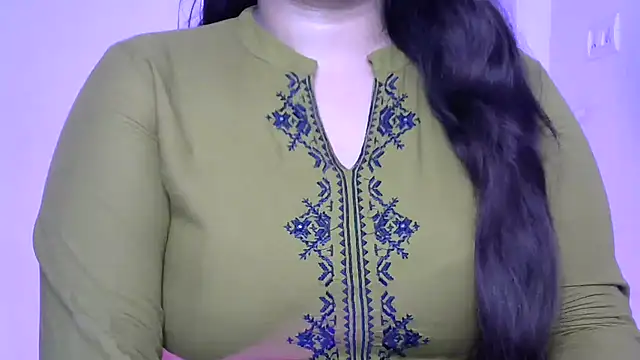 Snapshot of Cute-Ayesha chatting on October 4, 2025, 8:27 am Cute-Ayesha online show from October 4, 2025, 8:27 am