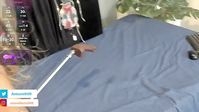 Antonellasmith00 online show from December 20, 2025, 12:52 pm