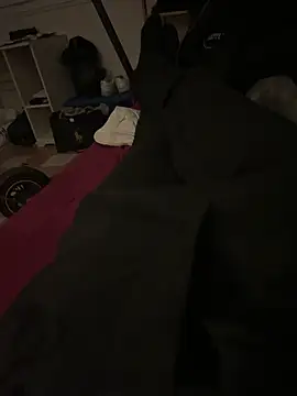 Snapshot of pignoufe chatting on February 27, 2026, 10:42 pm pignoufe online show from February 27, 2026, 10:42 pm