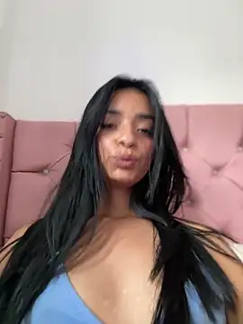 Laura fernandezII online show from March 2, 2025, 10:13 pm