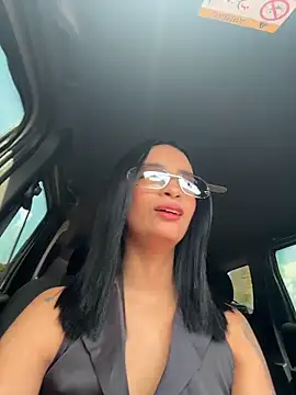 Snapshot of Laura_fernandezII chatting on May 7, 2026, 5:38 pm Laura fernandezII online show from May 7, 2026, 5:38 pm