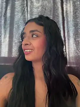 Laura fernandezII online show from March 11, 2025, 6:52 pm