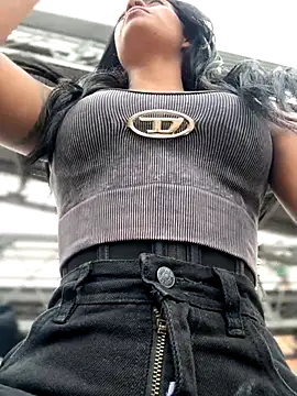 Laura fernandezII online show from September 24, 2025, 6:03 pm