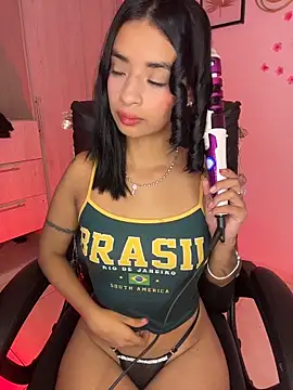 Snapshot of Laura_fernandezII chatting on May 28, 2026, 2:08 am Laura fernandezII online show from May 28, 2026, 2:08 am