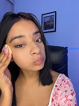 Laura fernandezII online show from February 4, 2026, 6:58 pm