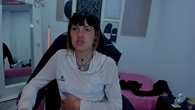  sharlotte777 online show from September 25, 2025, 2:23 pm