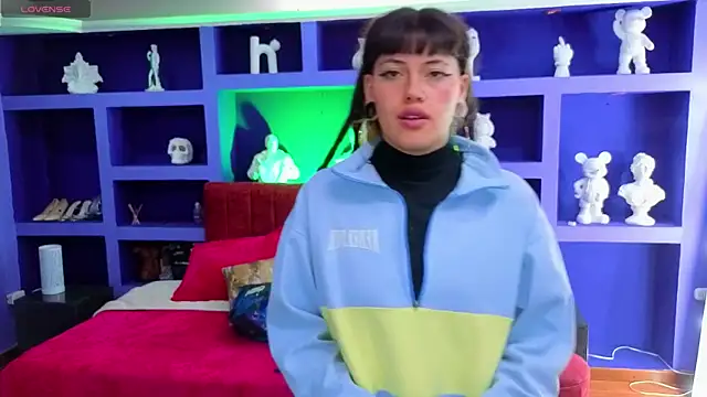  sharlotte777 online show from October 13, 2025, 2:07 pm