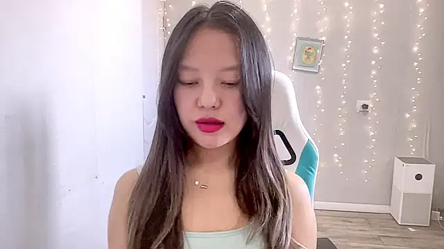 Risalynn online show from March 17, 2025, 5:12 am