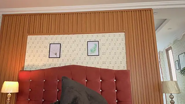 Princess Violett online show from April 17, 2026, 2:42 pm