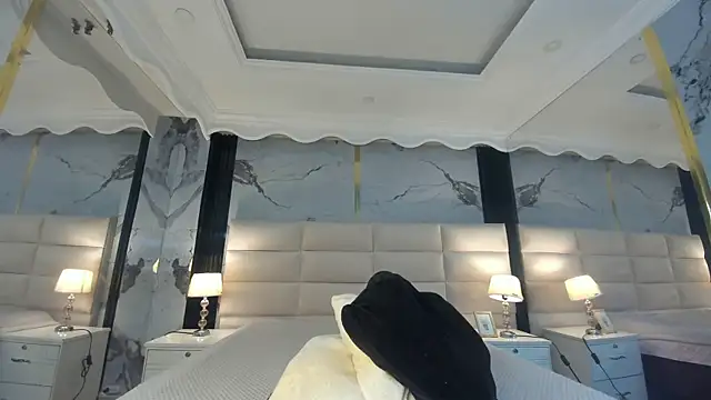 Snapshot of Princess_Violett chatting on November 17, 2025, 1:26 pm Princess Violett online show from November 17, 2025, 1:26 pm