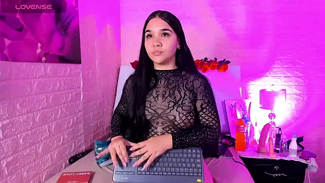 LYAA COLLINS  online show from September 11, 2025, 12:05 pm