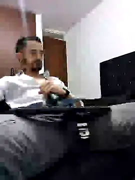 Snapshot of MAXIMUS_MASTE3 chatting on February 13, 2025, 5:48 am MAXIMUS MASTE3 online show from February 13, 2025, 5:48 am
