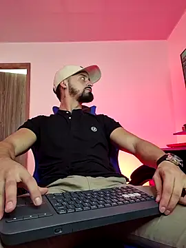 Snapshot of MAXIMUS_MASTE3 chatting on February 5, 2026, 7:10 pm MAXIMUS MASTE3 online show from February 5, 2026, 7:10 pm