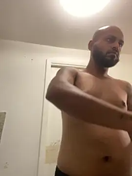 islandvybee55 online show from March 13, 2026, 8:52 am