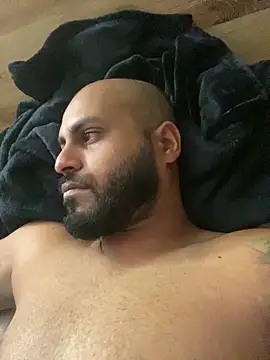 islandvybee55 online show from March 15, 2026, 2:13 pm